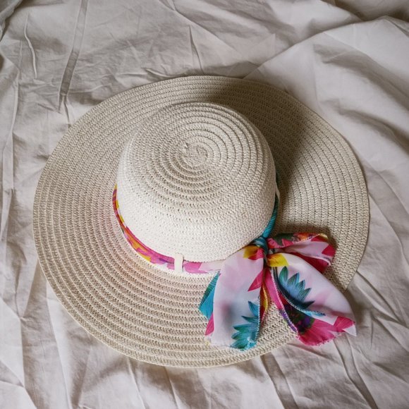 Vintage // Straw Hat with Pastel Scarf - Picture 3 of 3